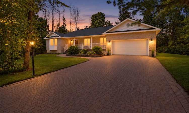 8 Black Walnut Road