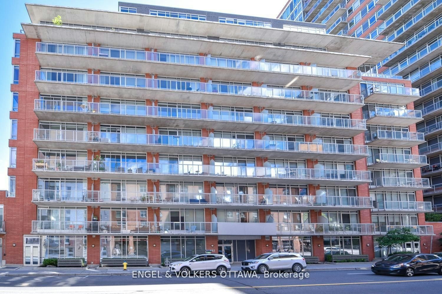 702-383 Cumberland Street, Ottawa, ON, K1N 1J7