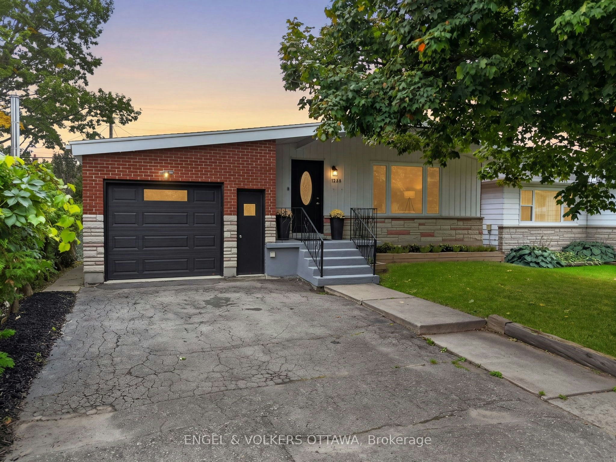 1238 St. Paul Avenue, Ottawa, ON, K1V 6V9