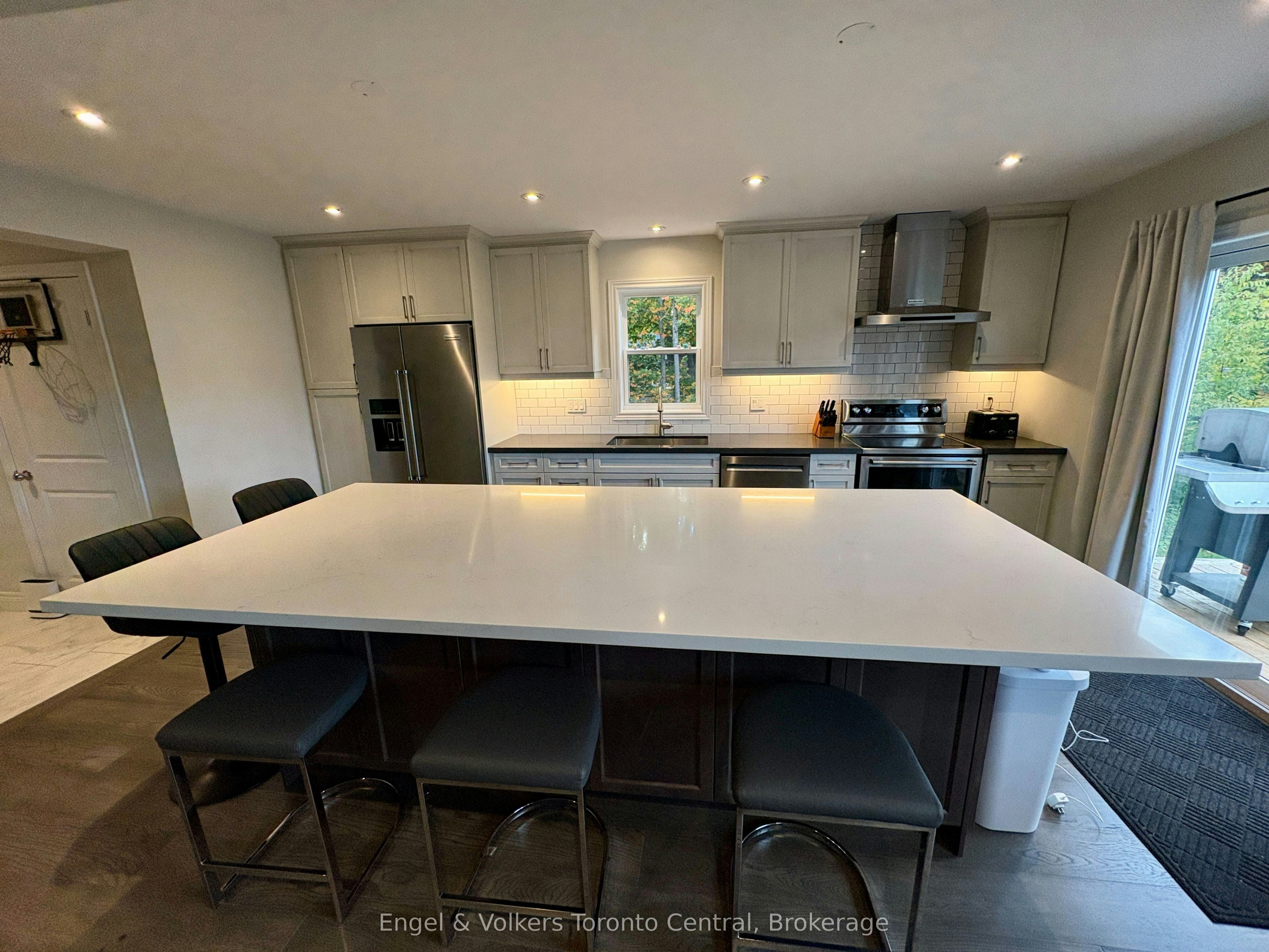 175 Wild Rose Drive, Gravenhurst, ON, P1P 0B4 - 9