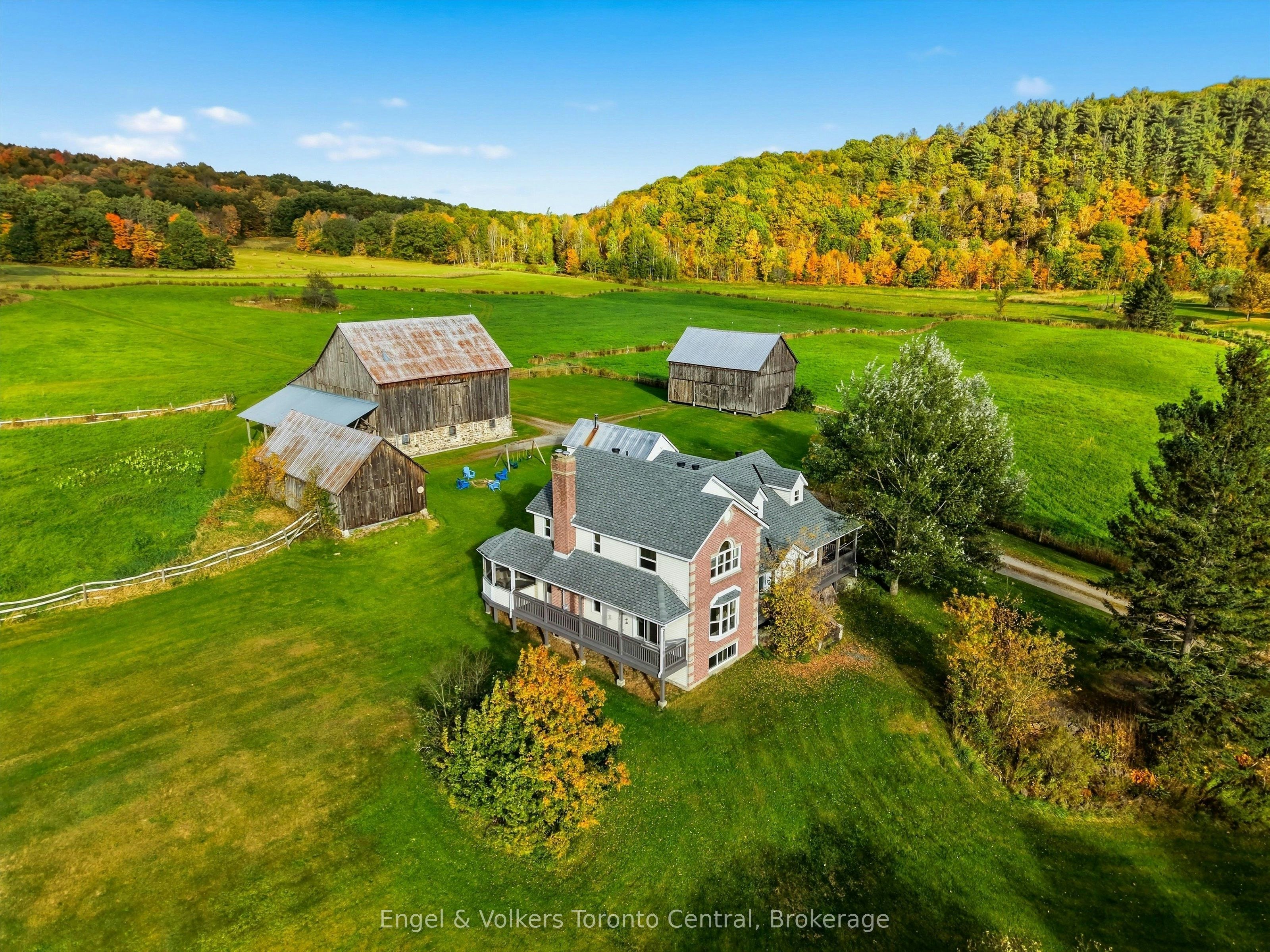 1984 141 Hwy Highway, Muskoka Lakes, ON, P0B 1M0