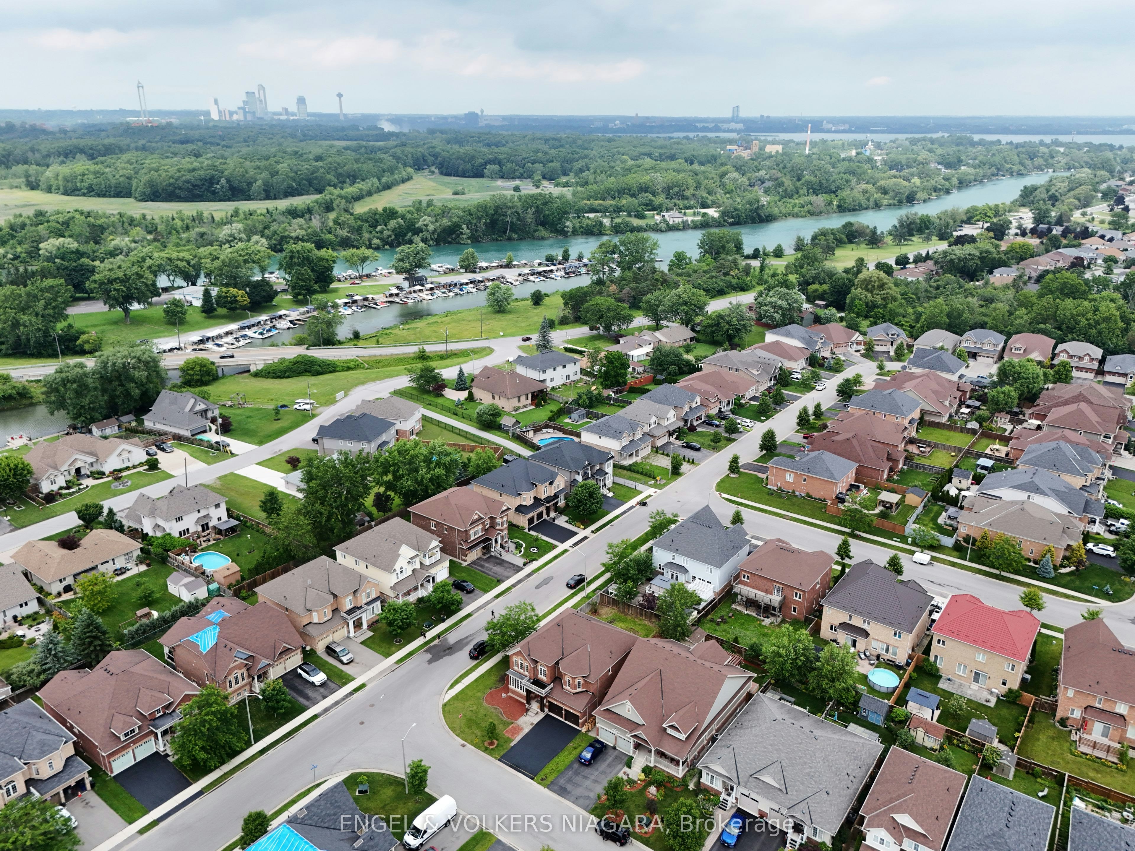 4495 Saw Mill Drive, Niagara Falls, ON, L2G 0G1 - 2