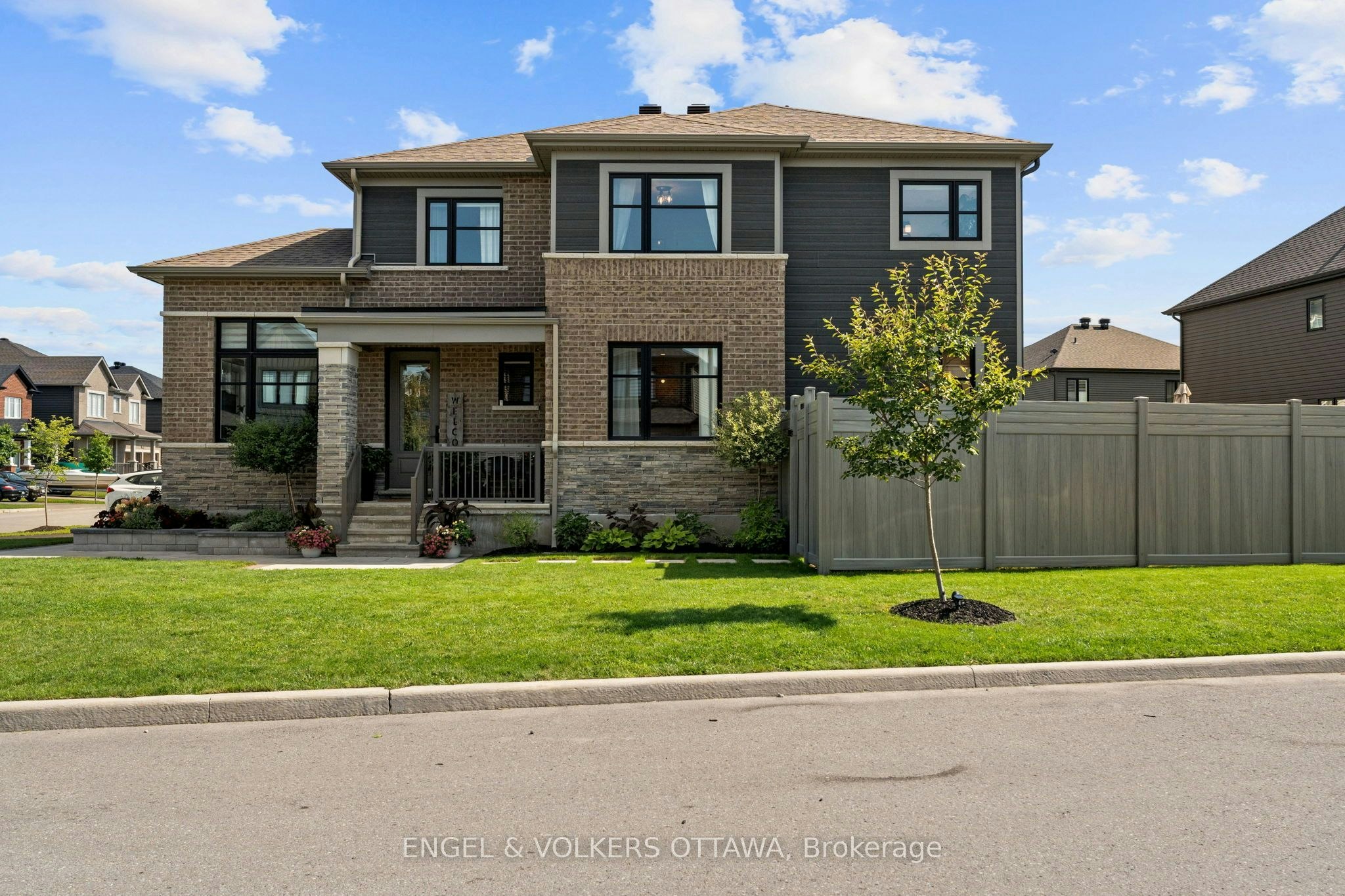720 Coast Circle, Manotick, ON, K4M 0N2