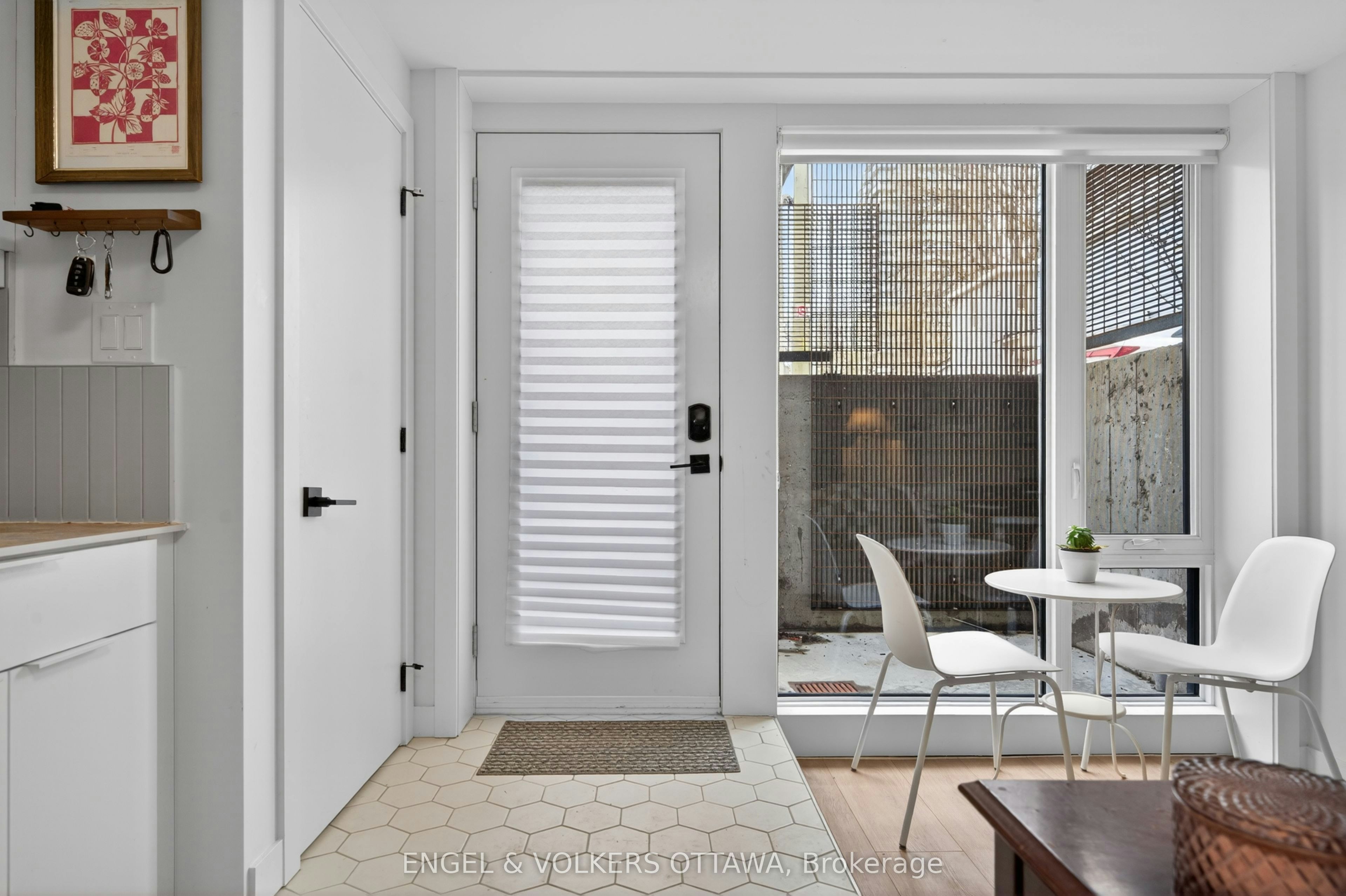 D-51 Fairmont Avenue, Ottawa, ON, K1Y 1X4 - 2
