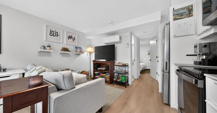 D-51 Fairmont Avenue, Ottawa, ON, K1Y 1X4 - 4