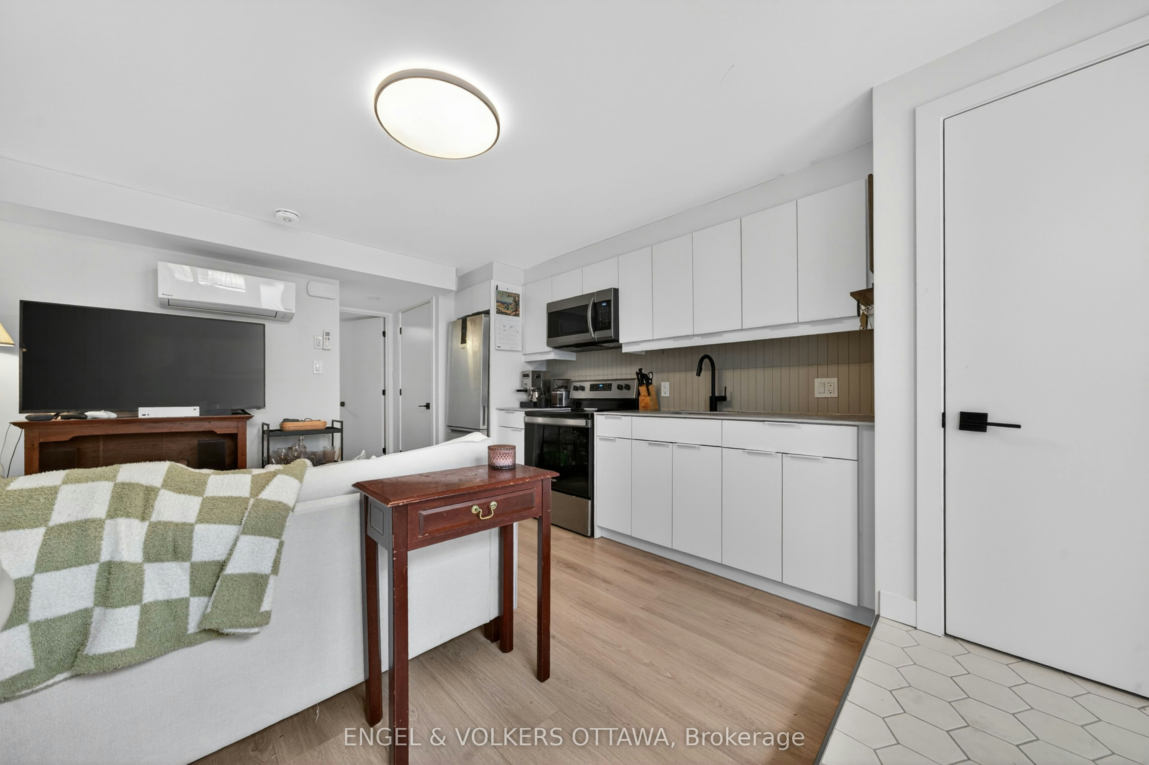 51 Fairmont Avenue Centre, Ottawa, ON, K1Y 1X4 - 2