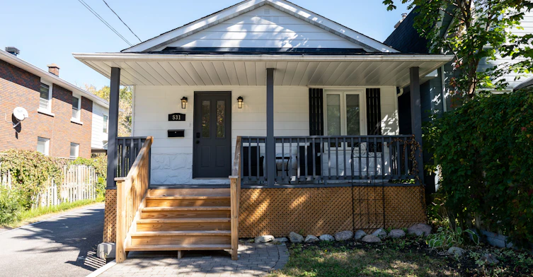 531 Laderoute Avenue, Ottawa, ON, K1Z 5V9
