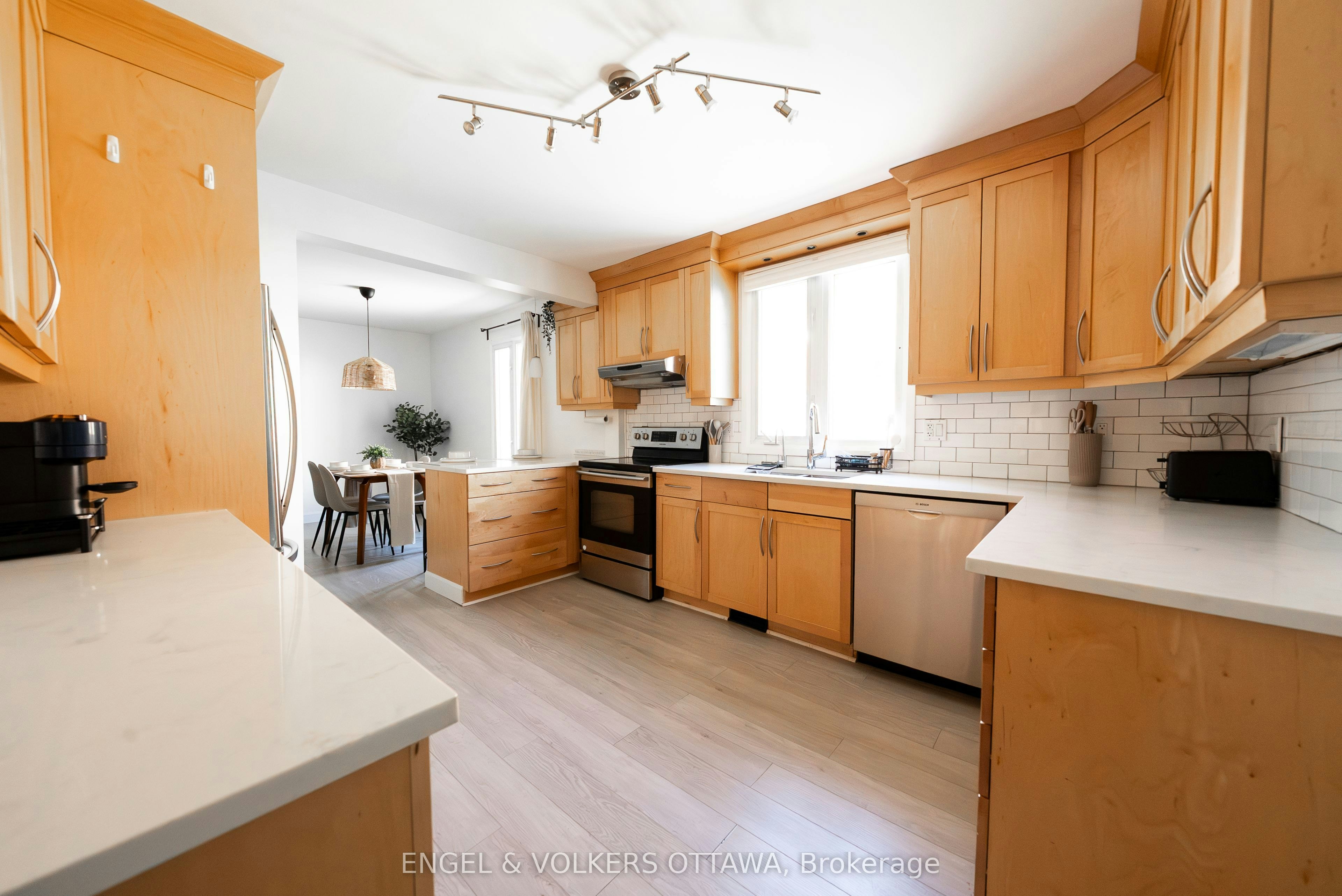 531 Laderoute Avenue, Ottawa, ON, K1Z 5V9 - 8