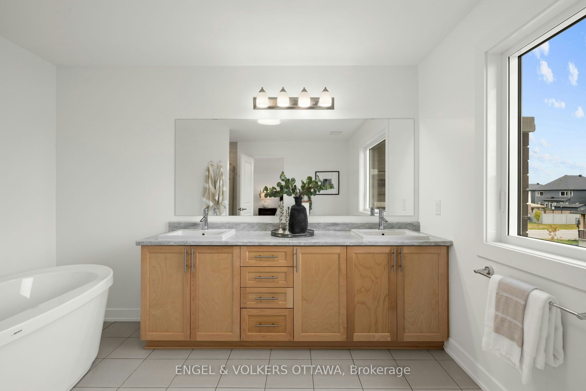 154 Winterhaven Drive, Ottawa, ON, K1W 0P1 - 23