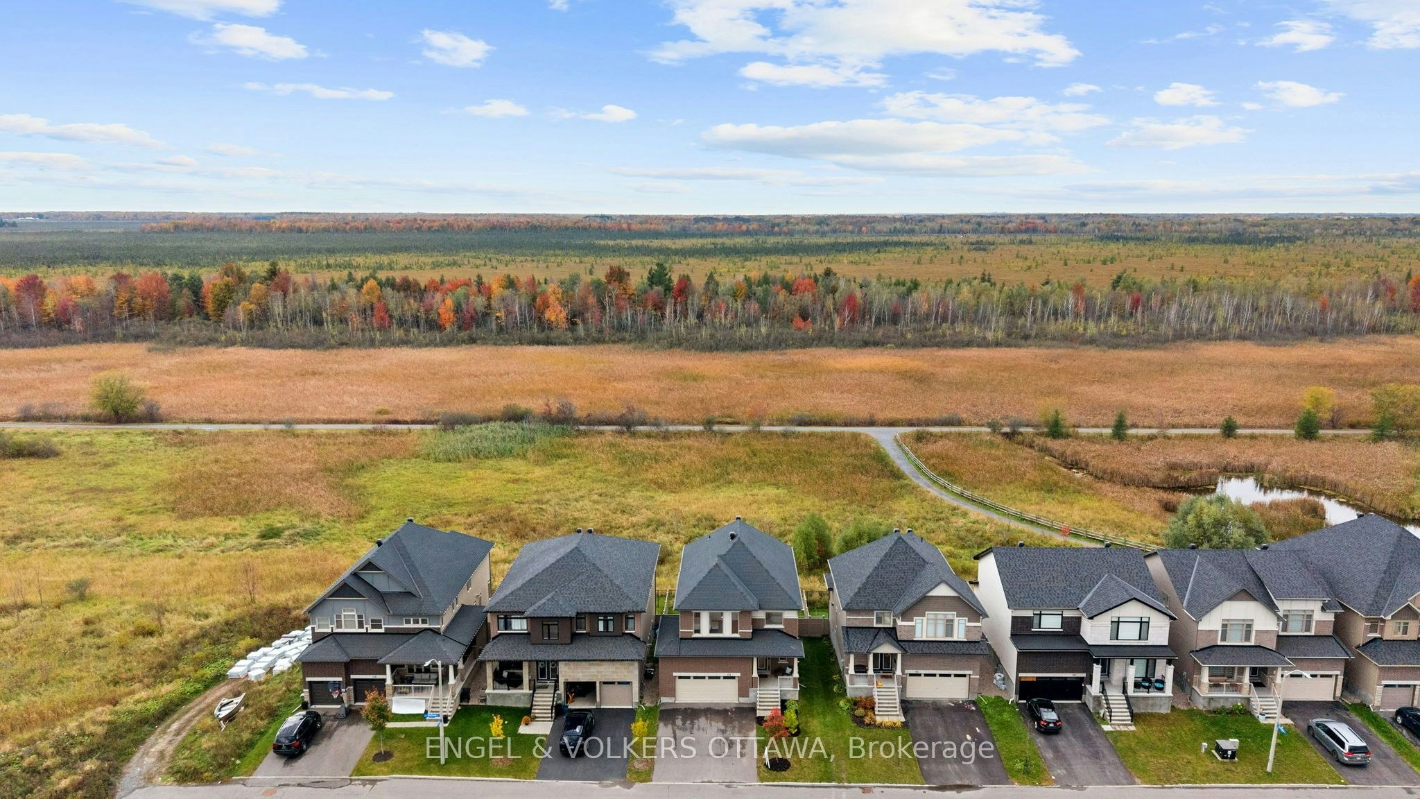 154 Winterhaven Drive, Ottawa, ON, K1W 0P1 - 2