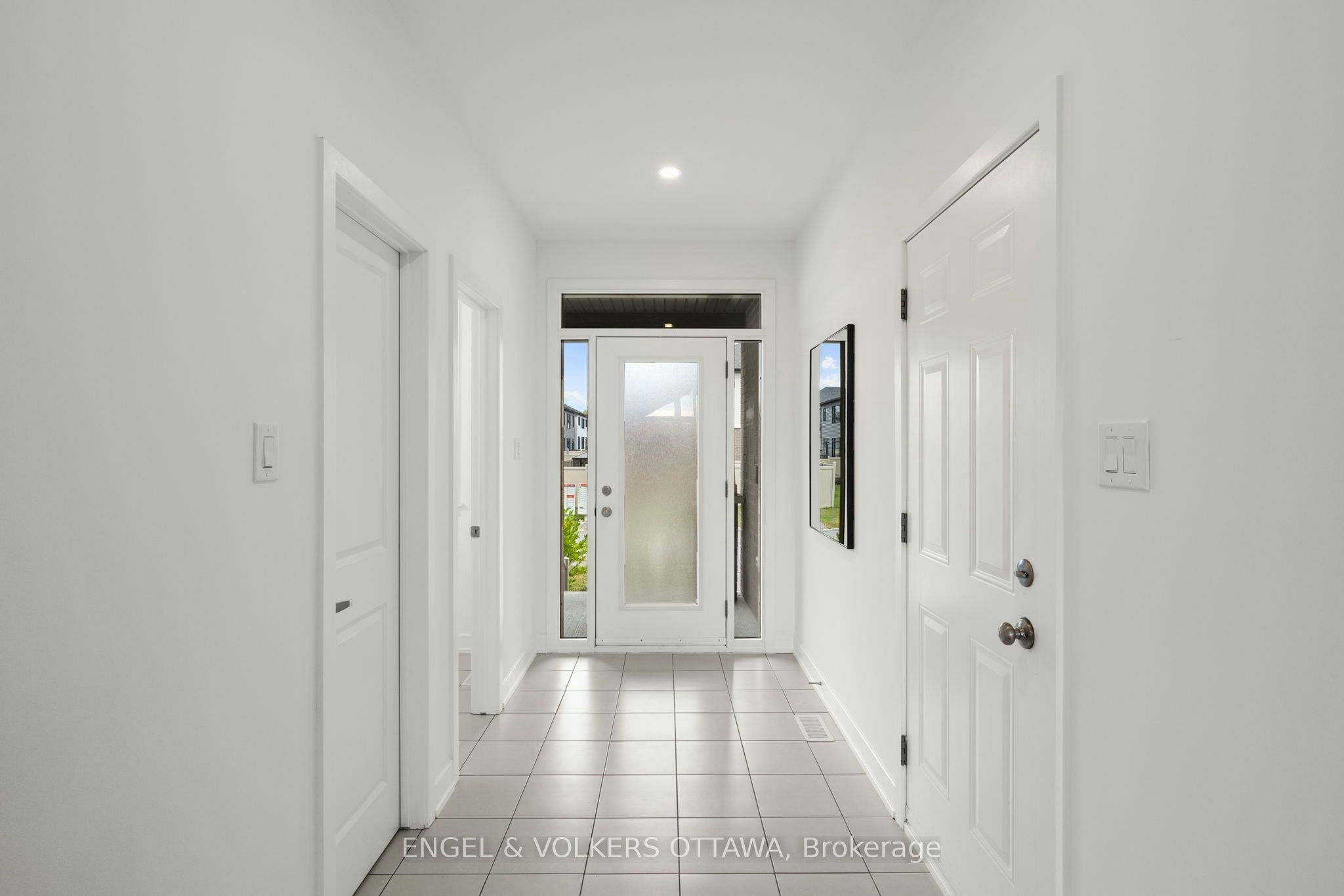 154 Winterhaven Drive, Ottawa, ON, K1W 0P1 - 4