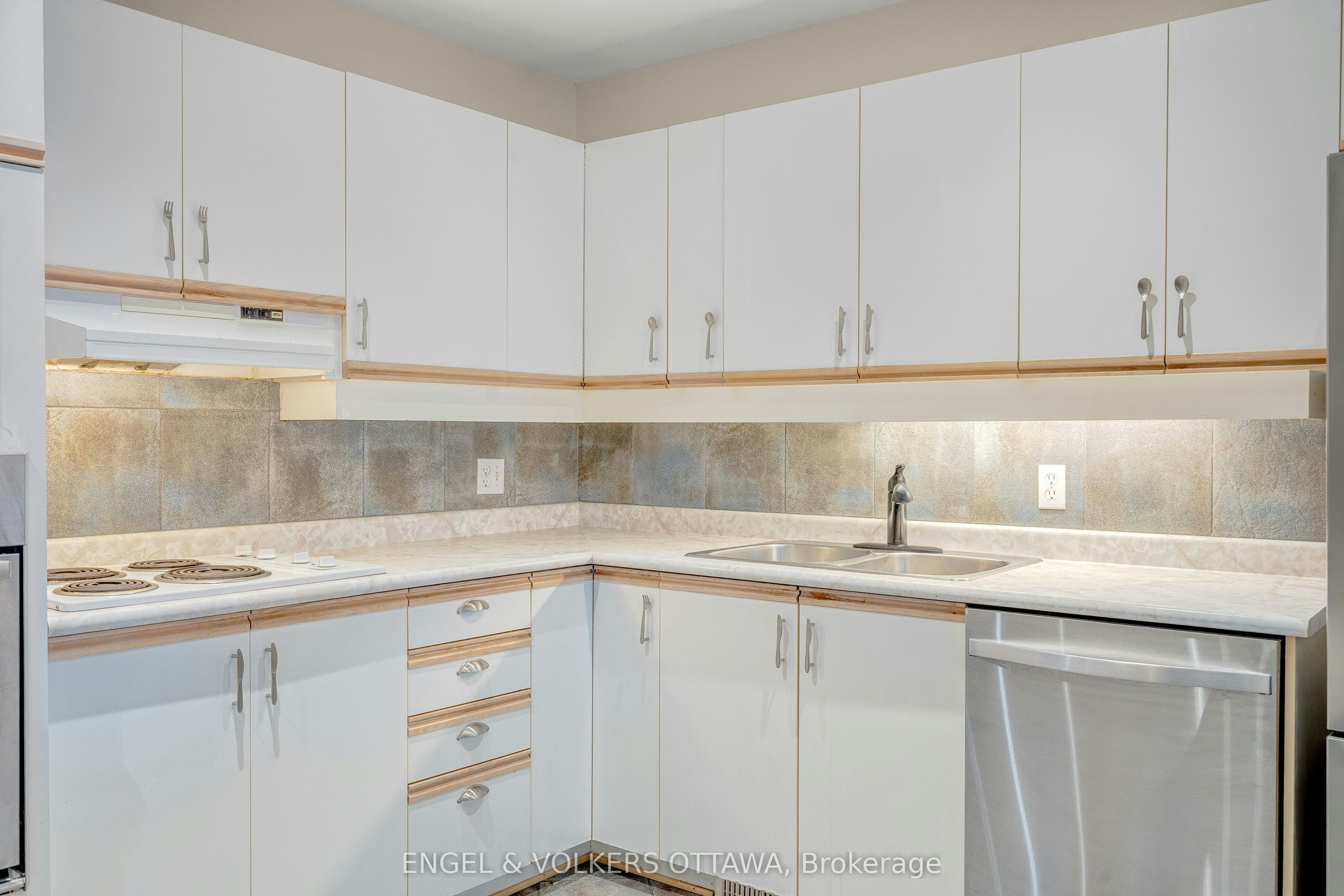 1321 Morley Boulevard, Ottawa, ON, K2C 1R1 - 9