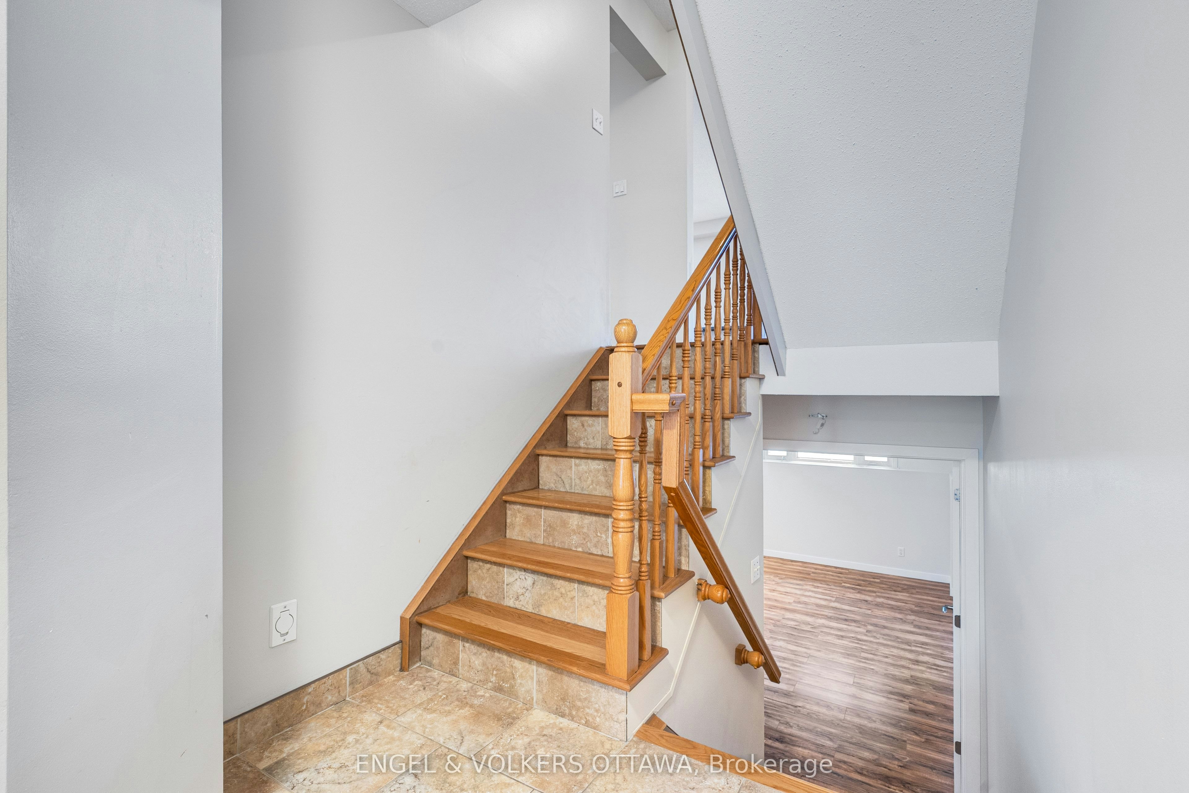 1321 Morley Boulevard, Ottawa, ON, K2C 1R1 - 4