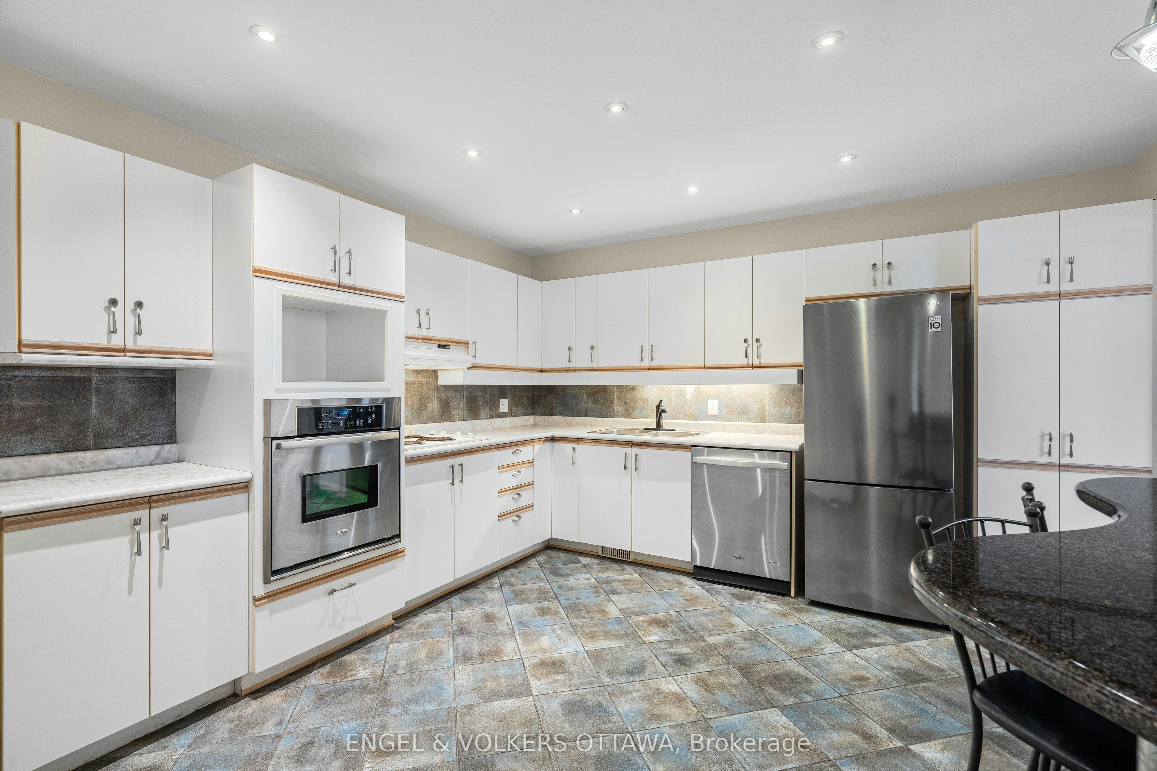 1321 Morley Boulevard, Ottawa, ON, K2C 1R1 - 8