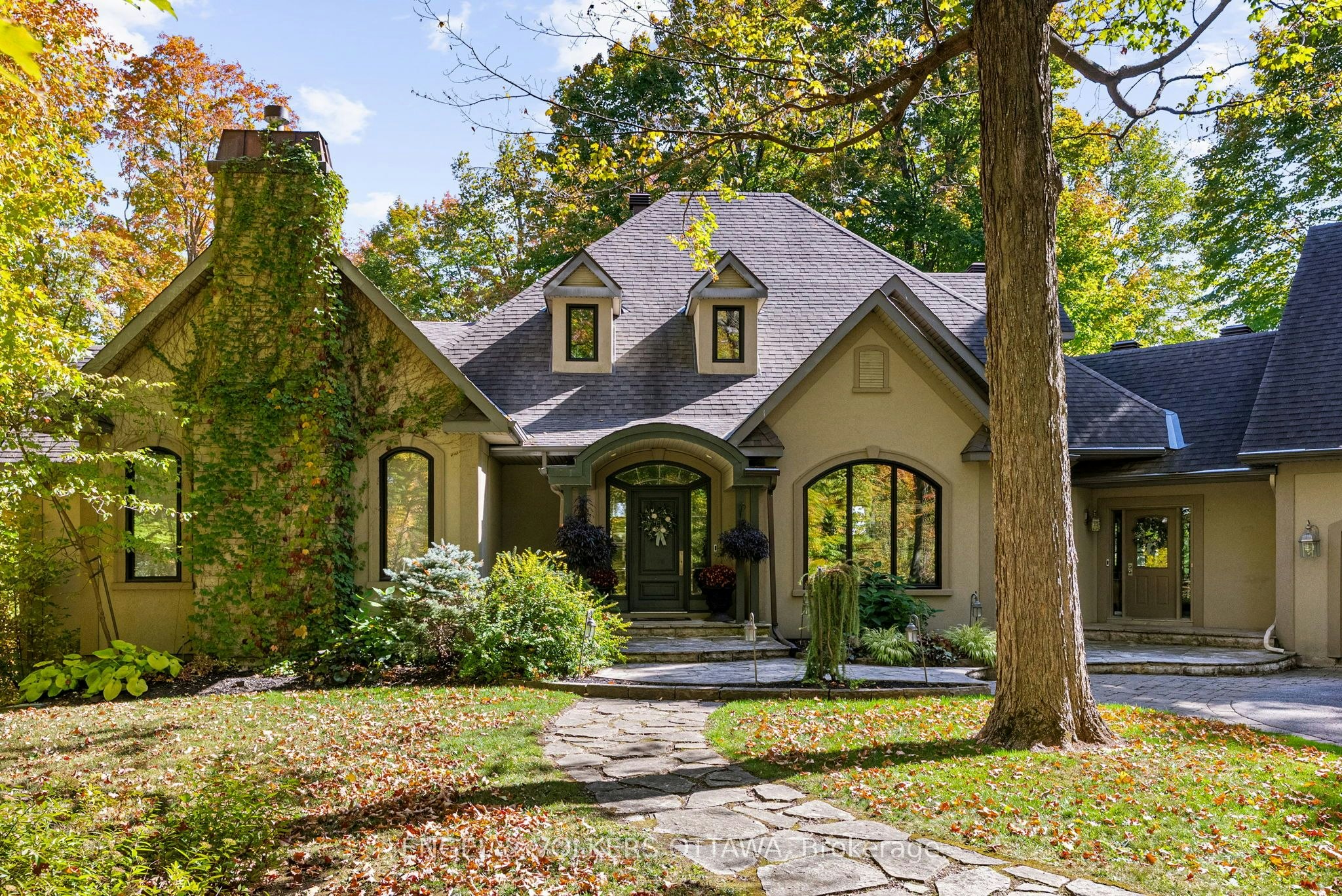 1412 Houston Crescent, Ottawa, ON, K2W 1B6