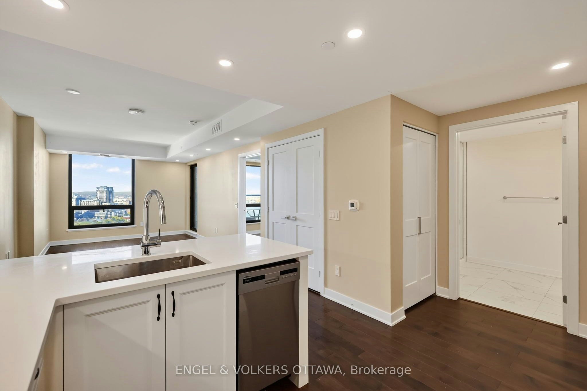 2104-340 Queen Street, Ottawa, ON, K1R 5A5 - 9