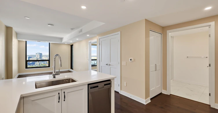 2104-340 Queen Street, Ottawa, ON, K1R 5A5 - 9