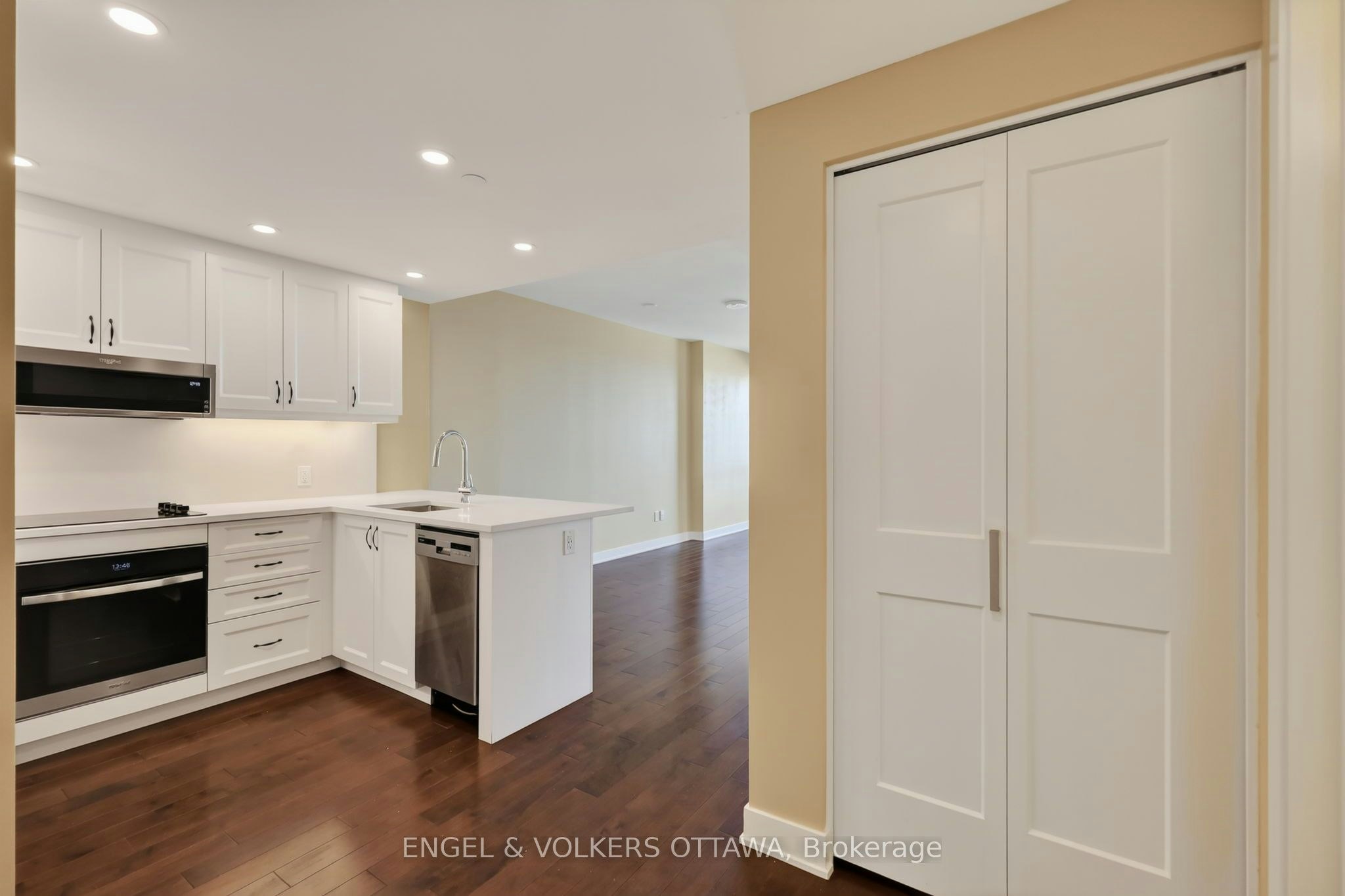 2104-340 Queen Street, Ottawa, ON, K1R 5A5 - 4