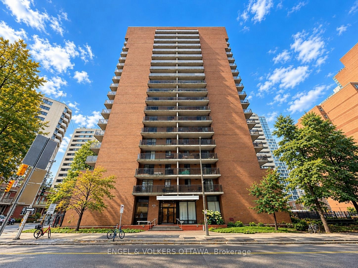606-475 Laurier Avenue W, Ottawa, ON, K1R 7X1