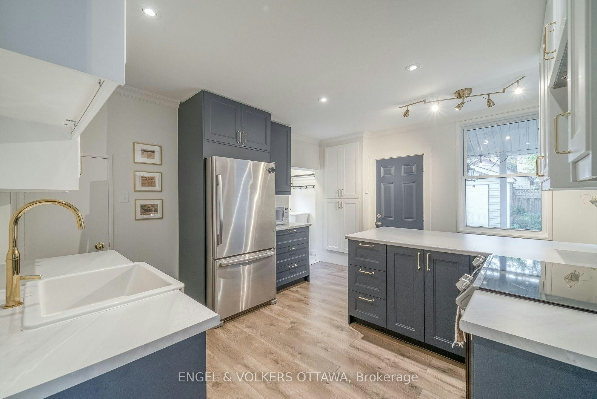 379 Madison Avenue, Ottawa, ON, K2A 0B6 - 8