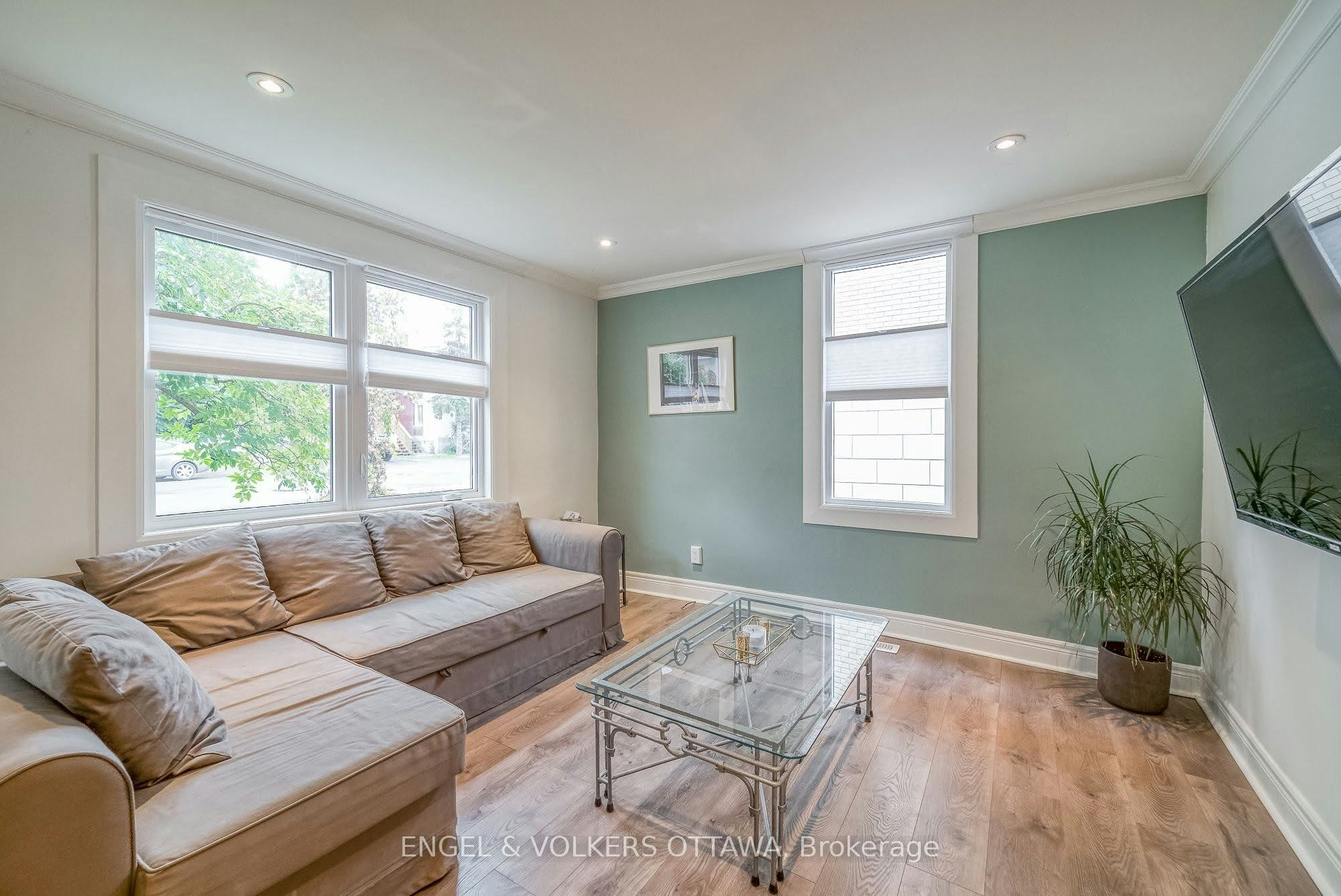 379 Madison Avenue, Ottawa, ON, K2A 0B6 - 4