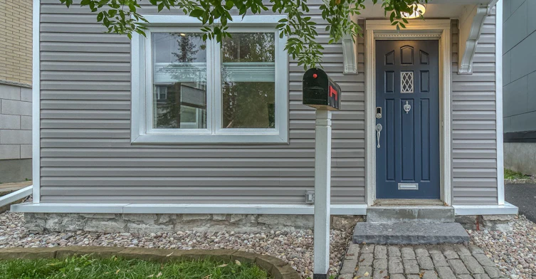379 Madison Avenue, Ottawa, ON, K2A 0B6