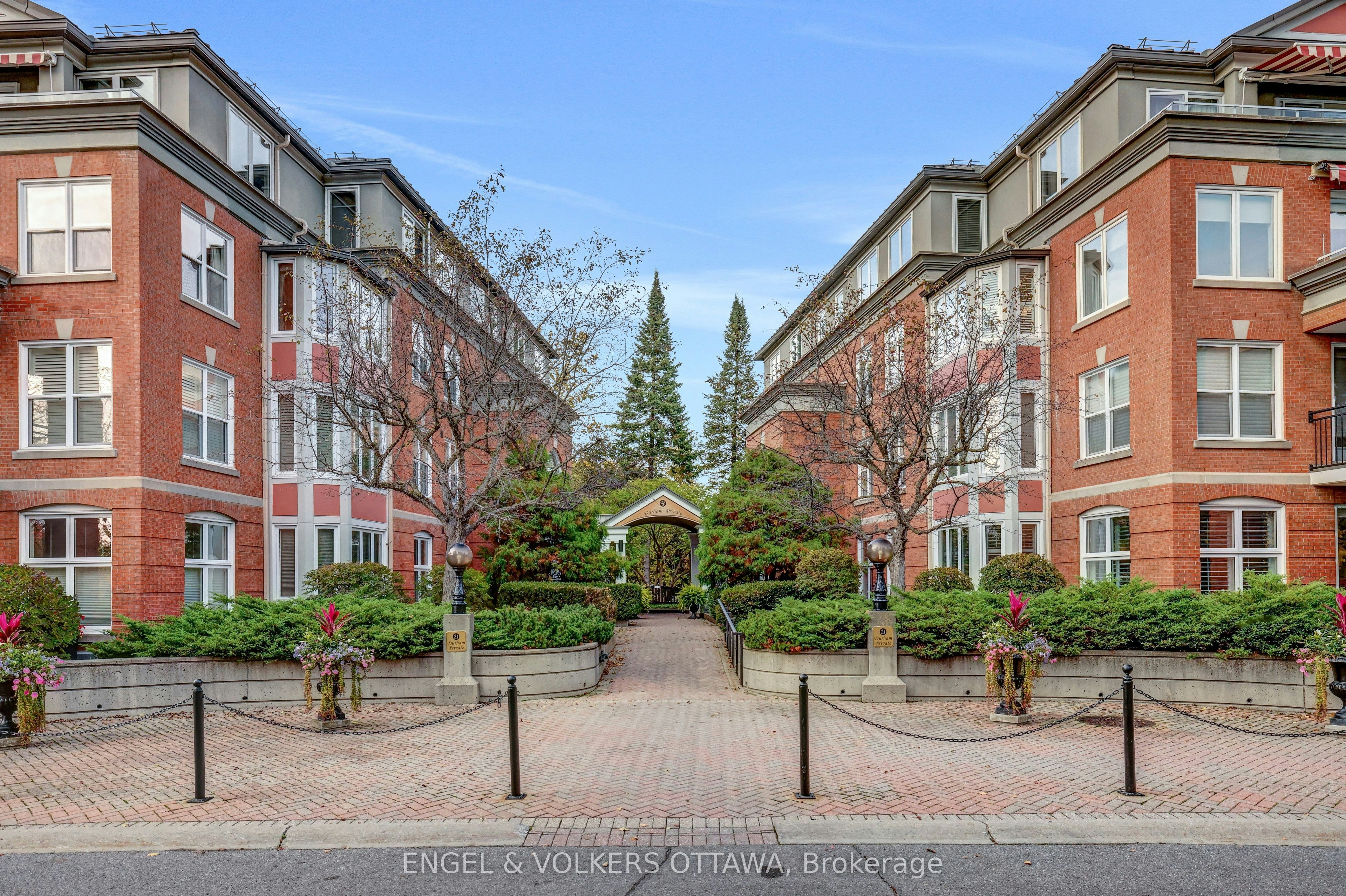 403-21 Durham Private, Ottawa, ON, K1M 2H8