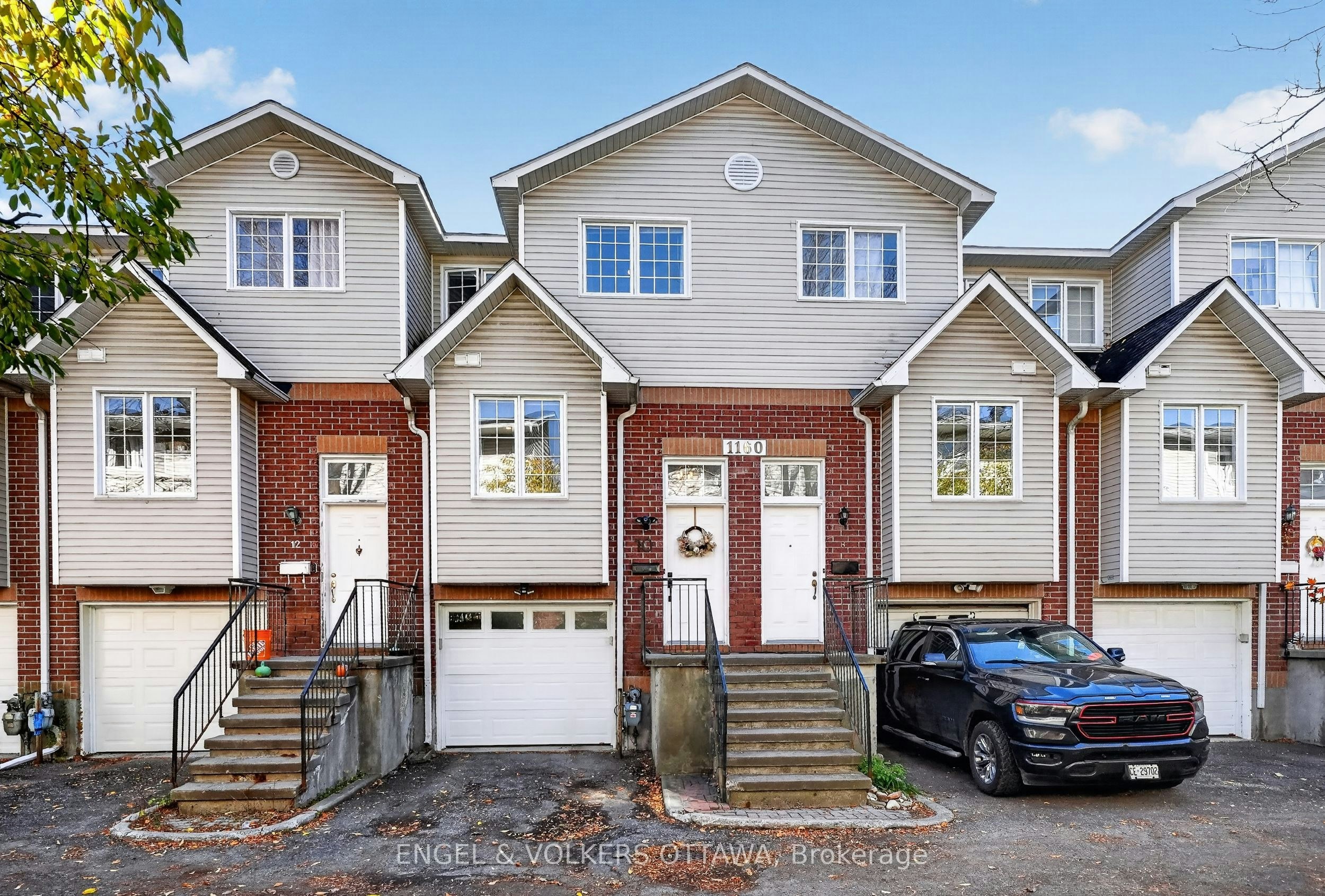 10-1160 Belanger Avenue, Ottawa, ON, K1H 8A2