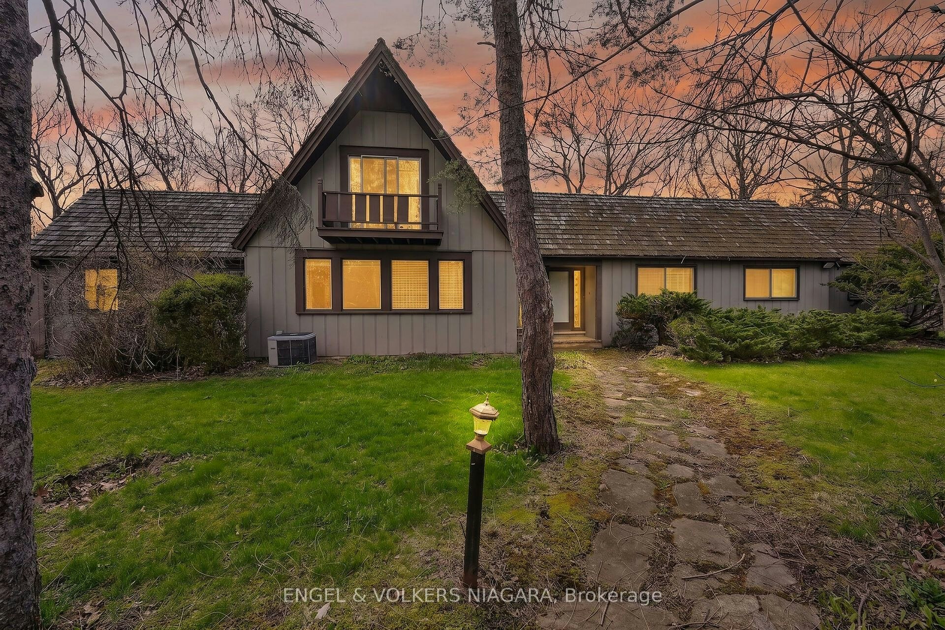41 Park Road S, Grimsby, ON, L3M 4E7