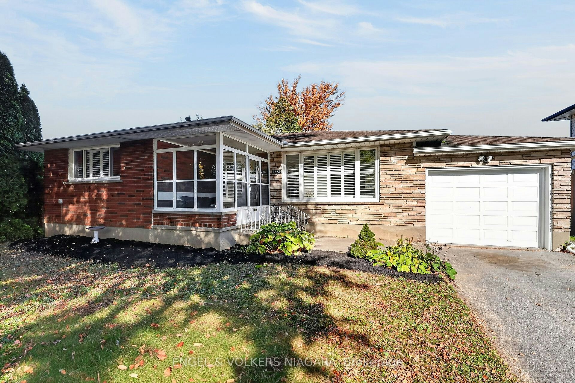 6773 Crawford Street, Niagara Falls, ON, L2E 5Z6
