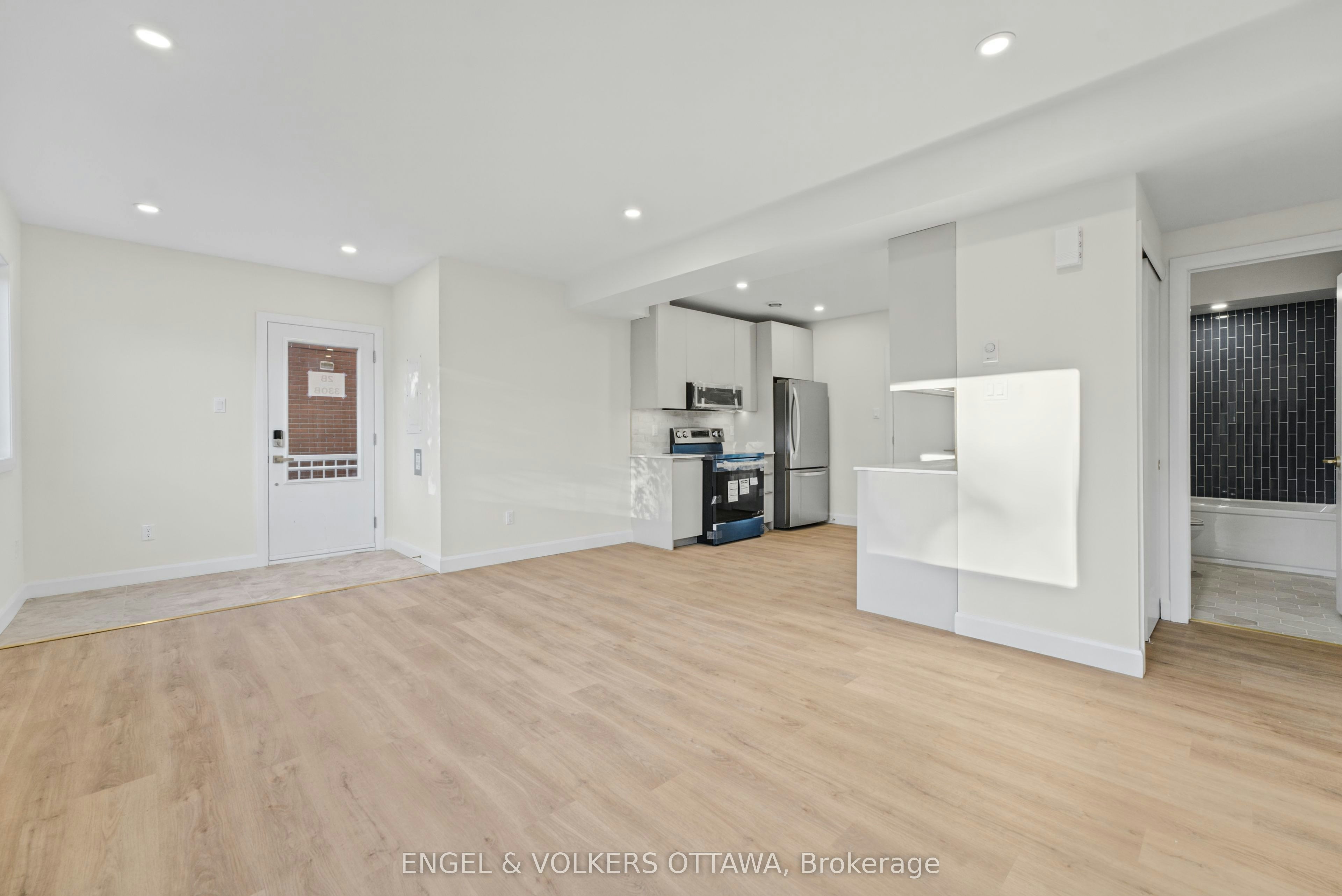328 Poulin Avenue, Ottawa, ON, K2B 5T8 - 6