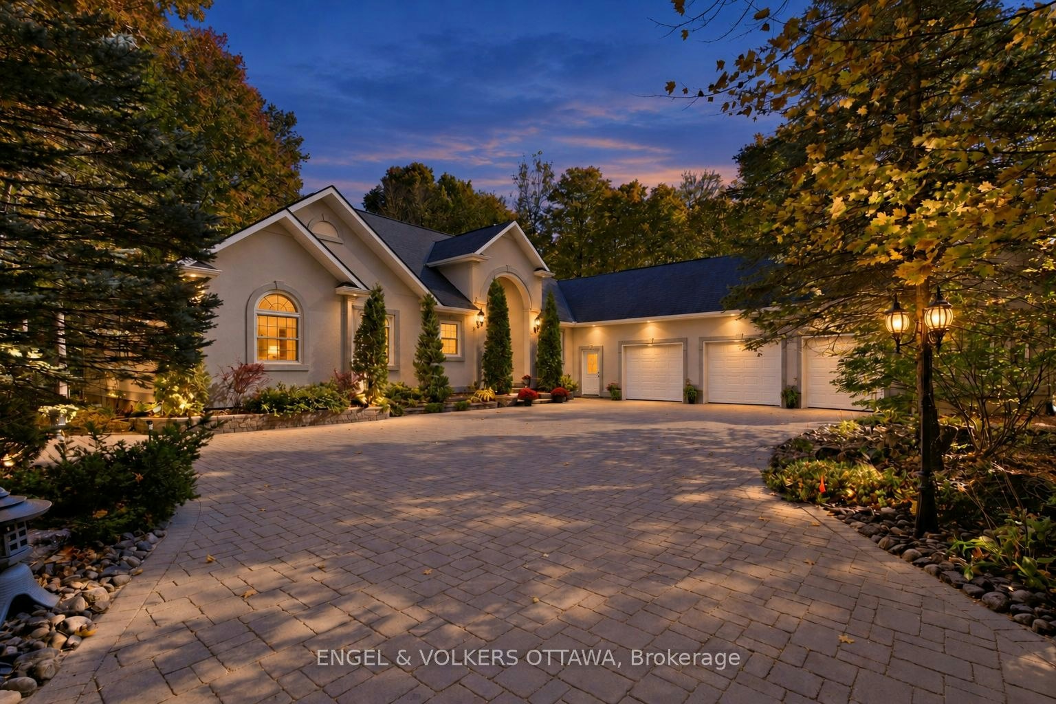 5732 Queenscourt Crescent, Manotick, ON, K4M 1K3