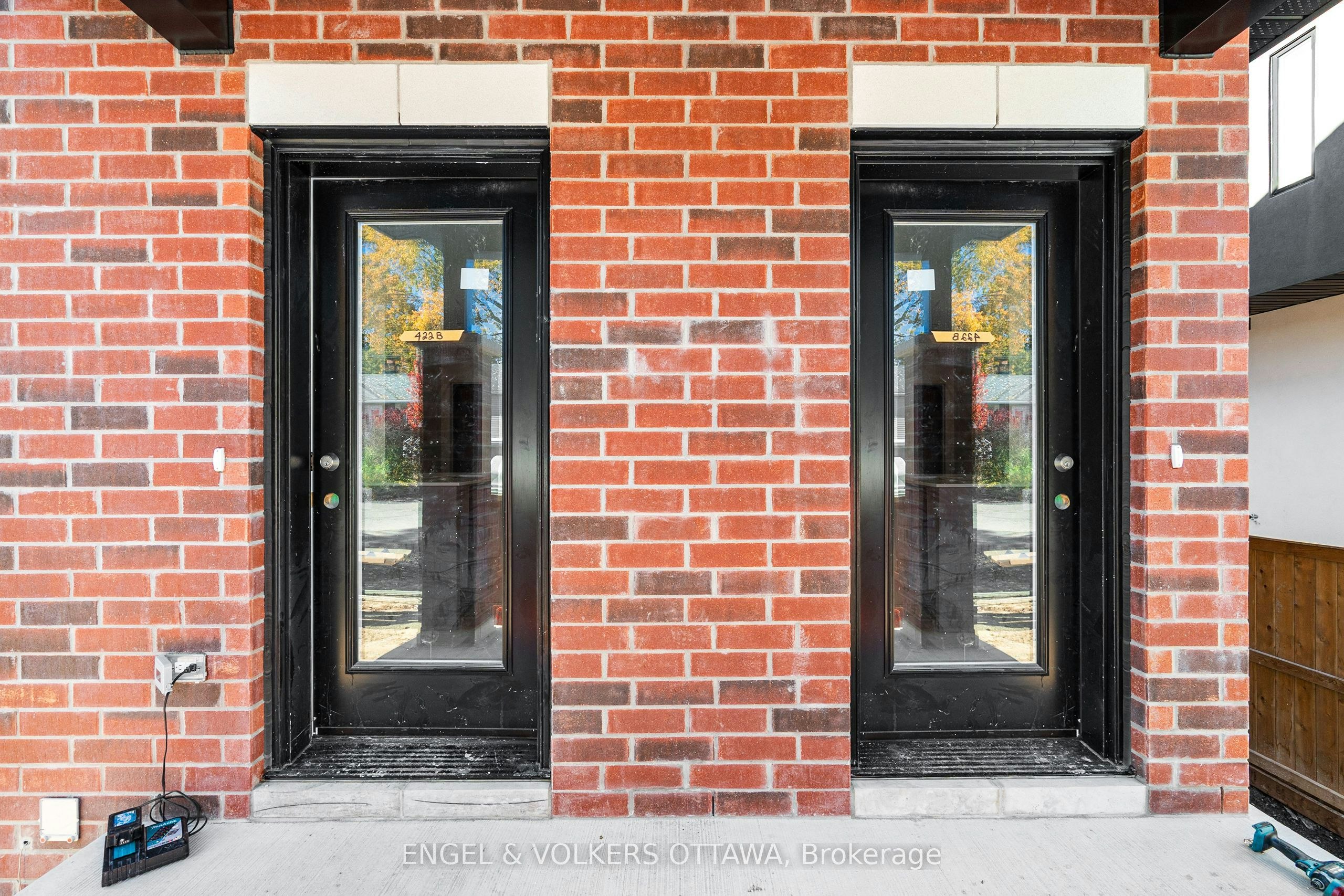 B-422 Hartleigh Avenue, Ottawa, ON, K2B 5J4 - 3
