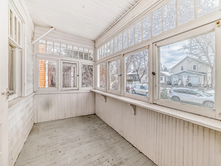 11230 96 Street, Edmonton, AB, T5G 1S9 - 8