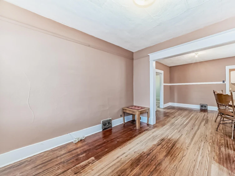 11230 96 Street NW, Edmonton, AB, T5G 1S9 - 10
