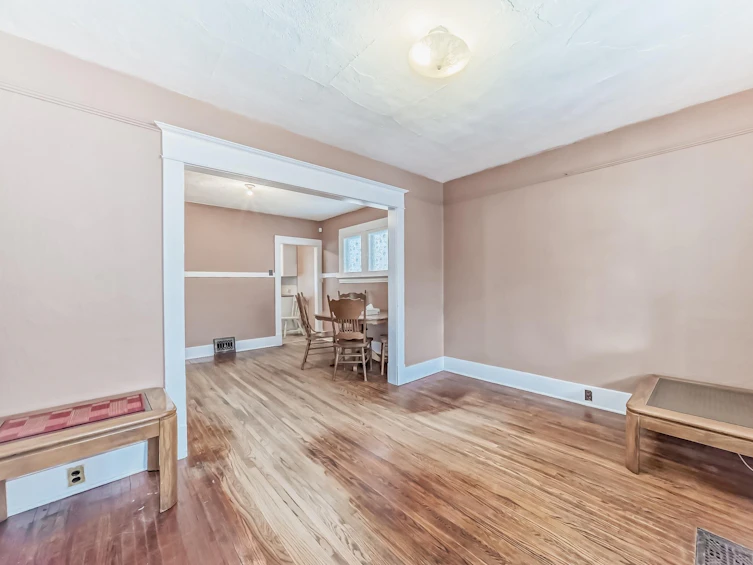 11230 96 Street NW, Edmonton, AB, T5G 1S9 - 11