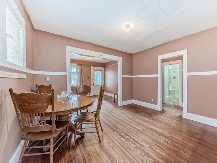 11230 96 Street NW, Edmonton, AB, T5G 1S9 - 13