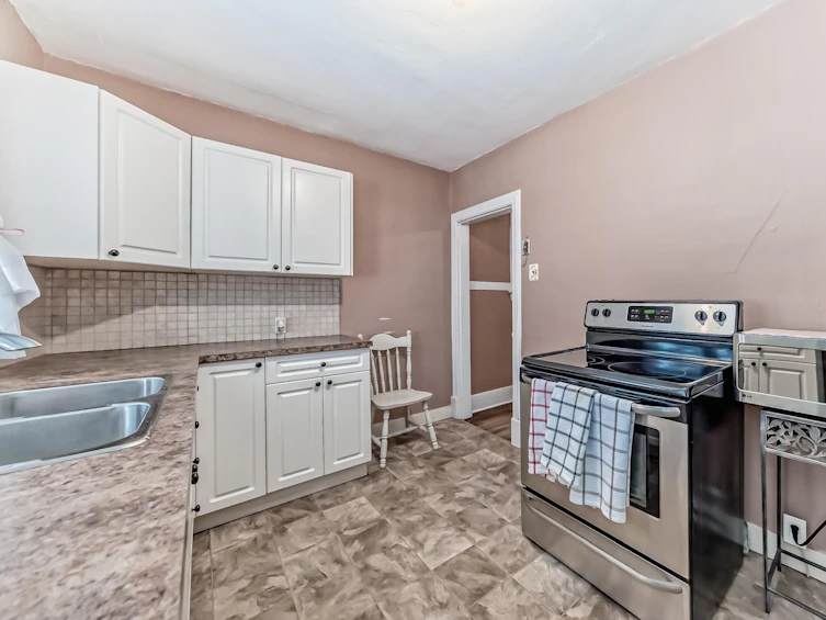 11230 96 Street NW, Edmonton, AB, T5G 1S9 - 17