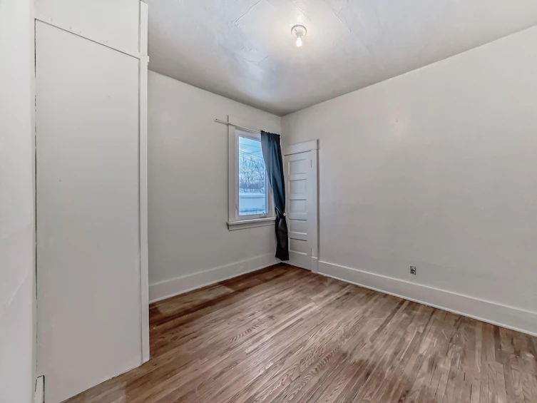 11230 96 Street NW, Edmonton, AB, T5G 1S9 - 20