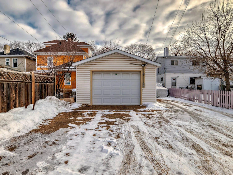 11230 96 Street, Edmonton, AB, T5G 1S9 - 33