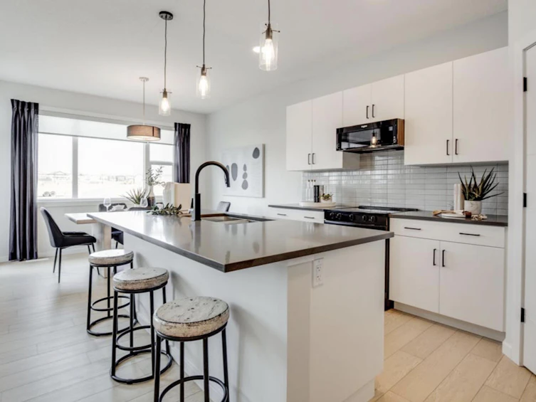 2415 205 Street, Edmonton, AB, T6M 1N6