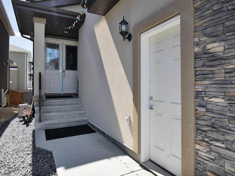 2517 16a Avenue, Edmonton, AB, T6T 2H6 - 4