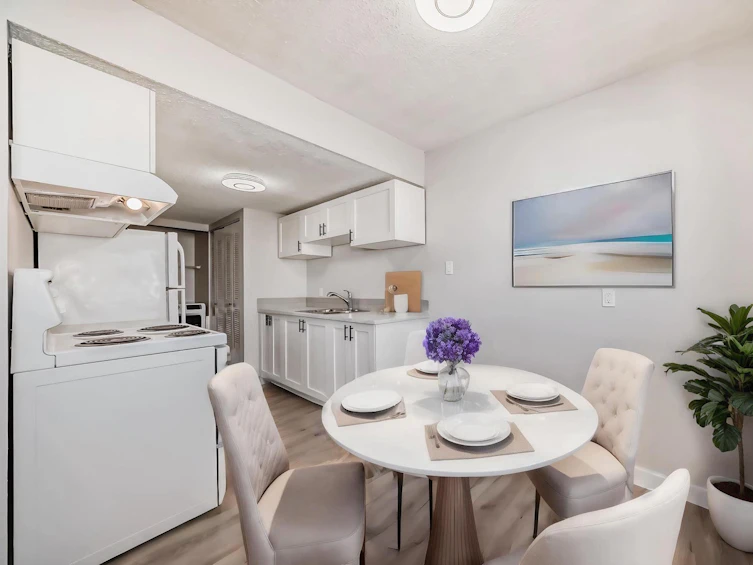 8421 29 Avenue NW, Edmonton, AB, T6K 3M8 - 4