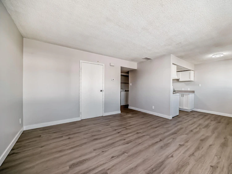 8421 29 Avenue NW, Edmonton, AB, T6K 3M8 - 17