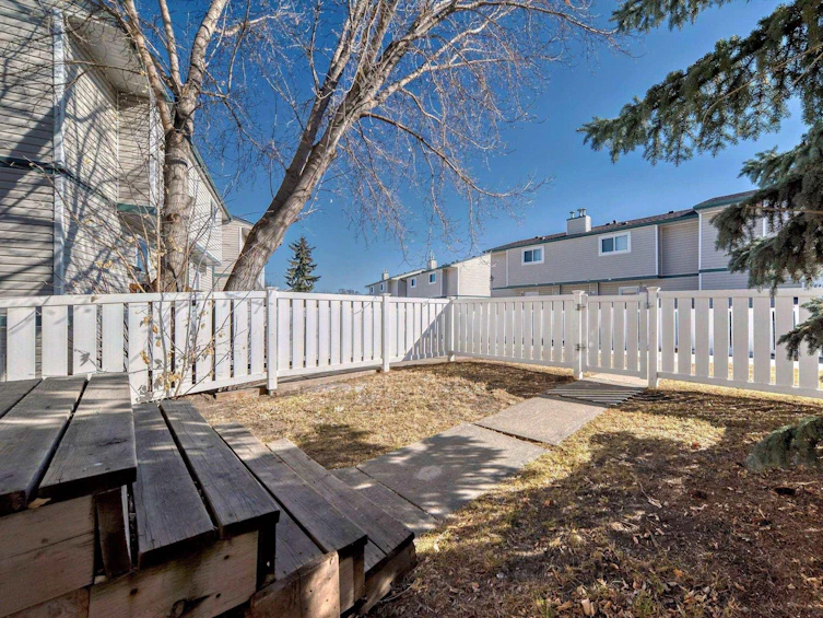 8421 29 Avenue NW, Edmonton, AB, T6K 3M8 - 32
