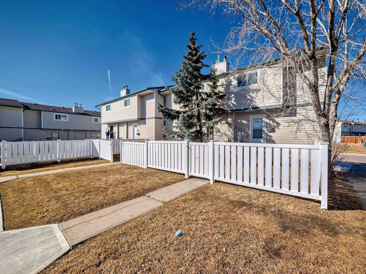 8421 29 Avenue NW, Edmonton, AB, T6K 3M8 - 34