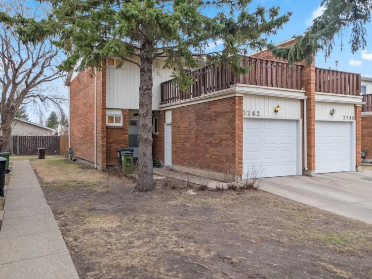 3242 130a Avenue, Edmonton, AB, T5A 3K3