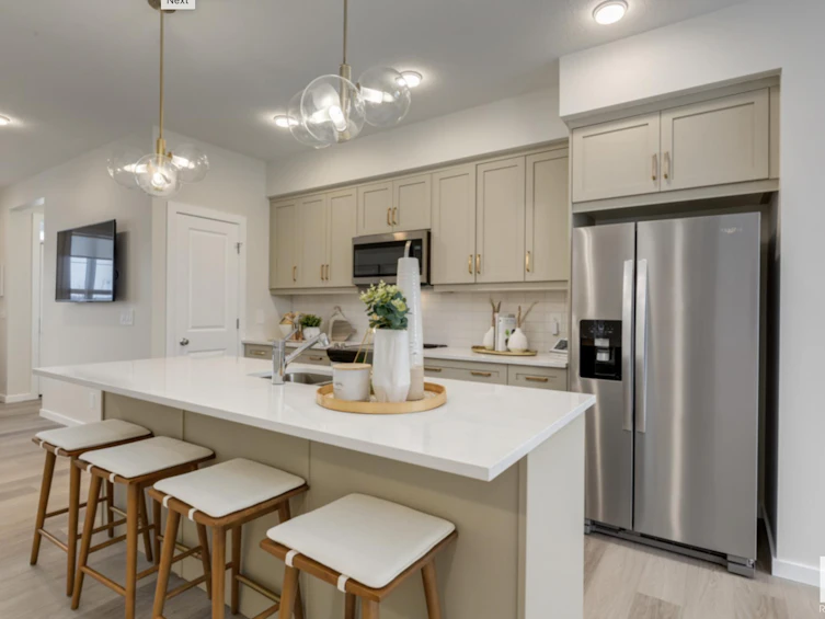 17311 3 Street, Edmonton, AB, T5Y 4G5 - 4