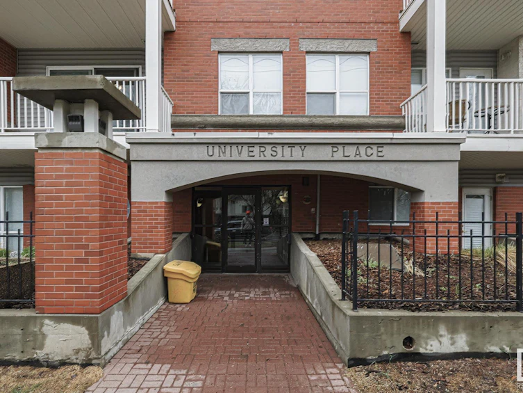 301-8488 111 Street, Edmonton, AB, T5H 3G7