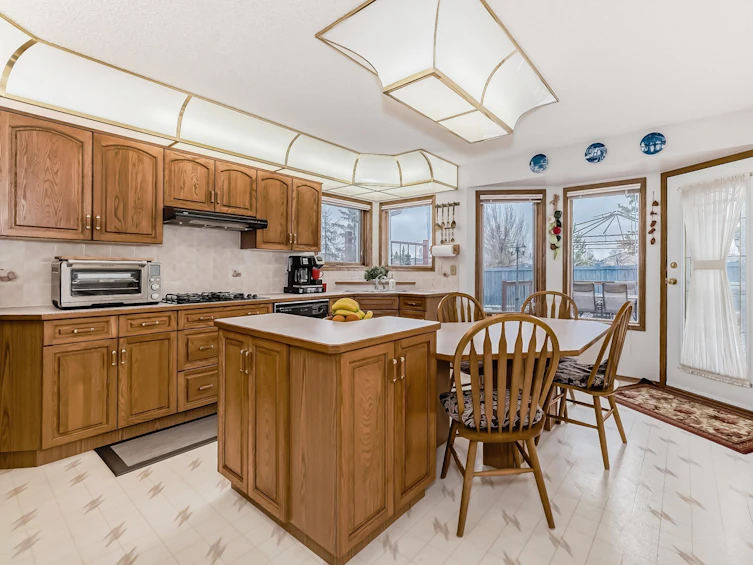 4003 38a Avenue NW, Edmonton, AB, T6L 6R5 - 16